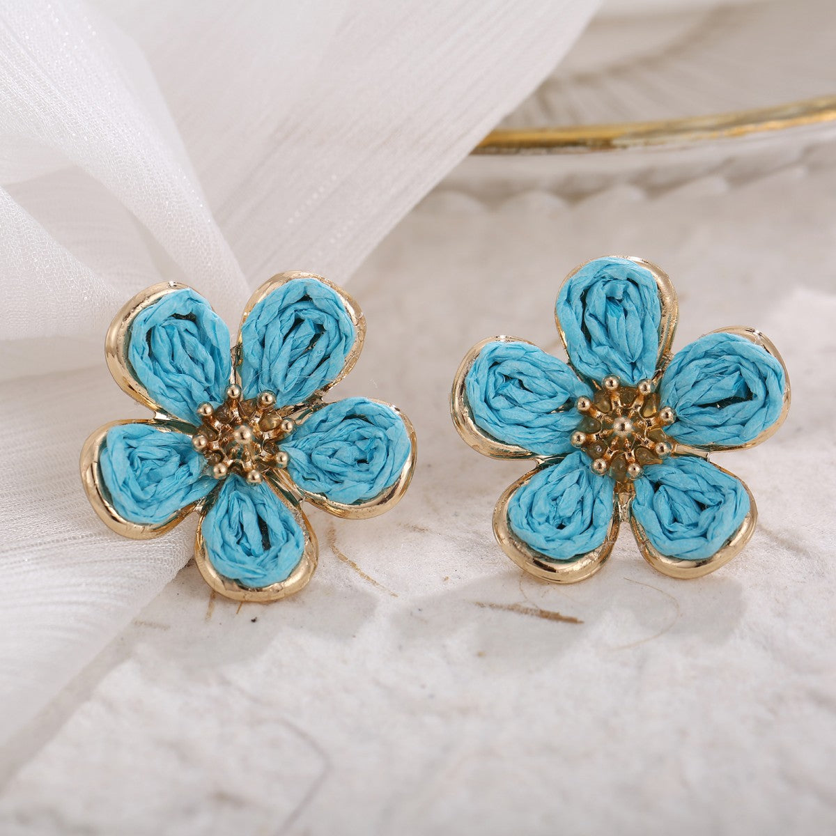 Raffia Flower Small Fashion Hand-woven Simple Earrings