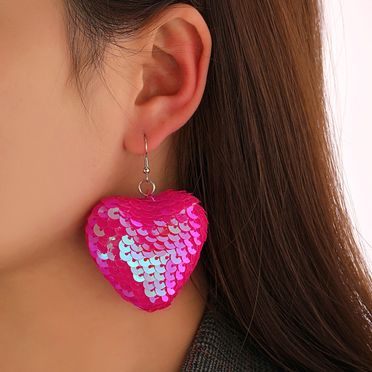 Childlike Heart Reflective Sequins Peach Nightclub Catwalk Super Shiny Ear Earrings
