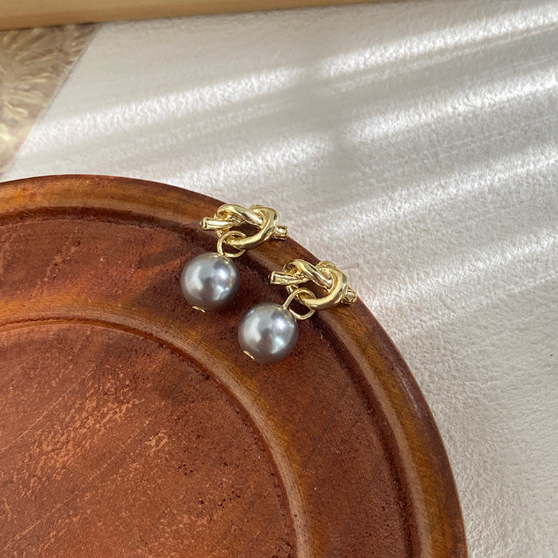 Women's French Retro Knotted Metal Pearl For Earrings