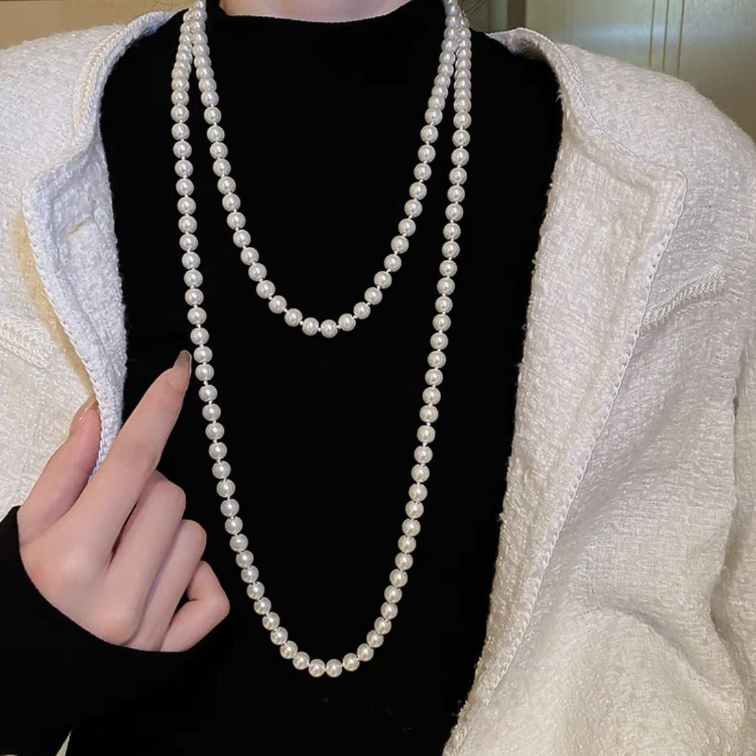 Women's White Pearl Elegant Long Gentle High-grade Necklaces