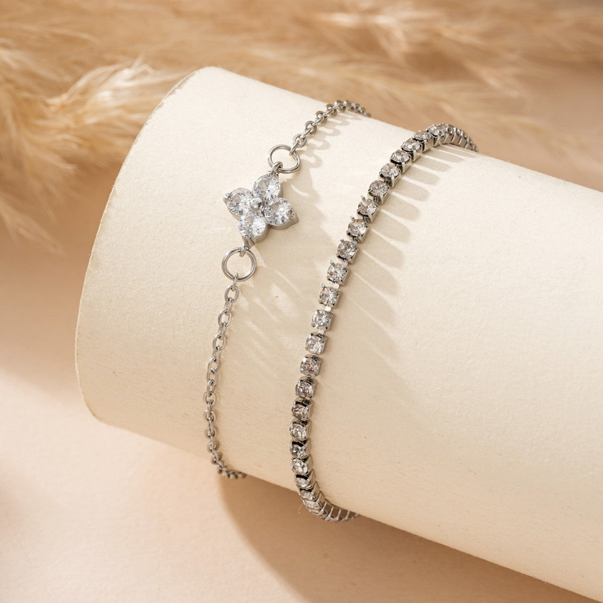 Simple Rhinestone Flower Refined Zircon Niche Fashion Bracelet