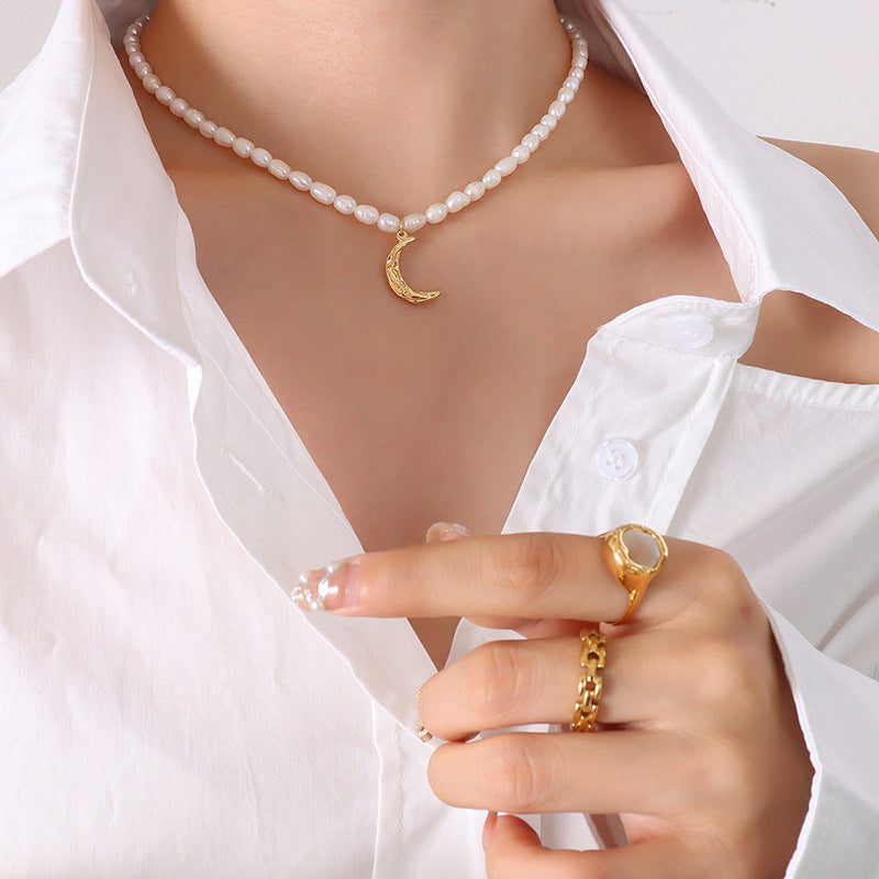 Natural Freshwater Short Pearl Titanium Steel Gold-plated Necklace