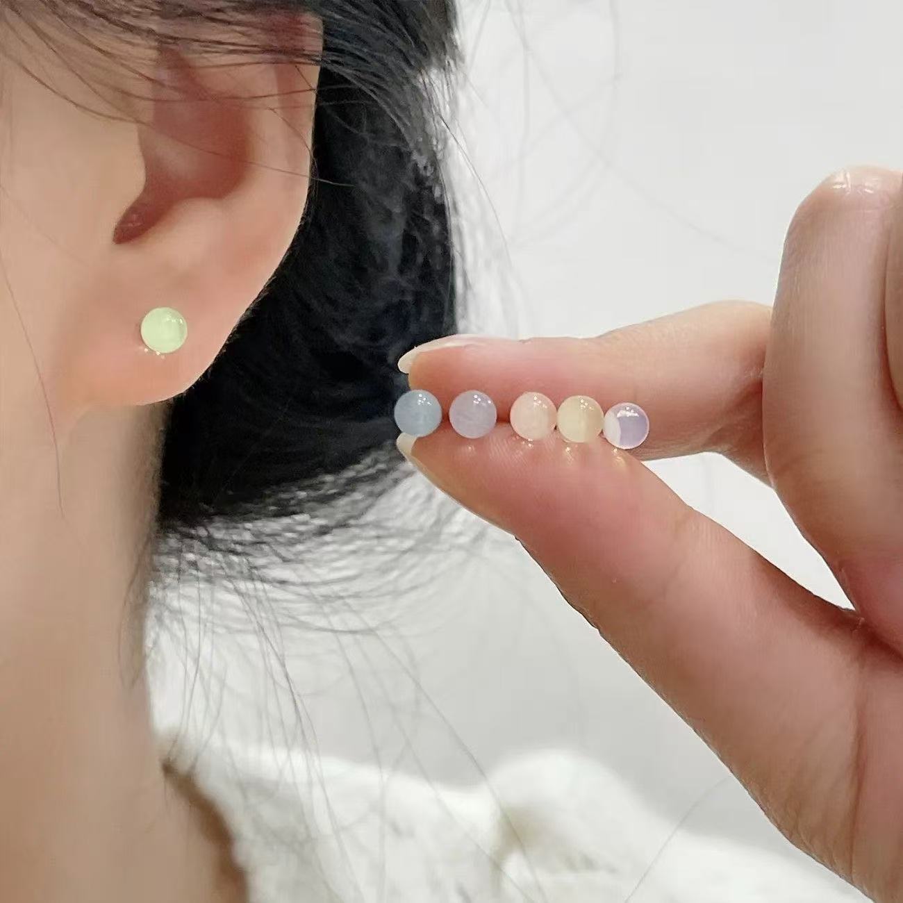 Women's Colorful Icy Bean-shaped Simple Cute Special Interest Stud Earrings