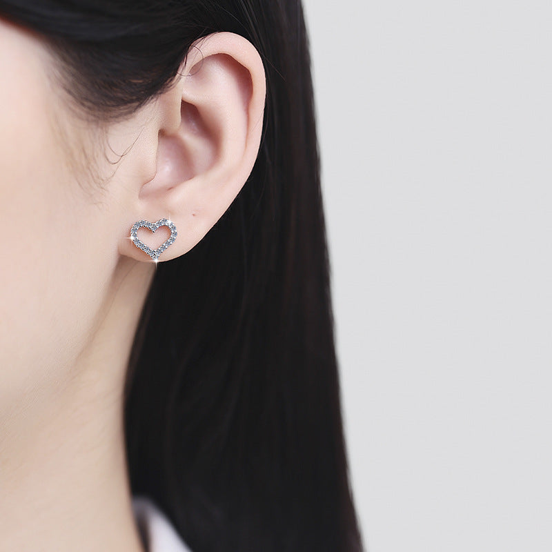 Sterling Sier Female Heart-shaped Super Flash Simulation Korean Earrings