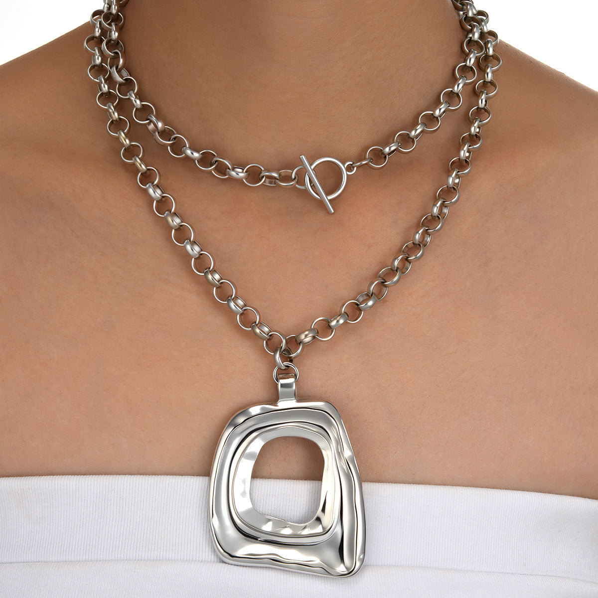 Design Irregular Geometric Exaggerated Single Bar Around Two Circles Necklace