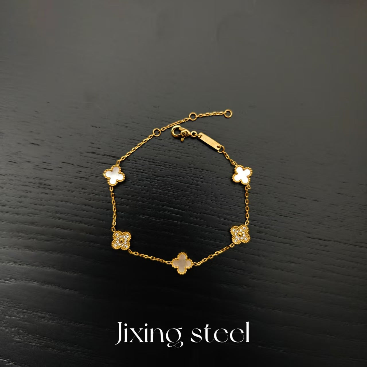 High Version V Pork Belly Four-leaf Clover Titanium Steel Bracelet