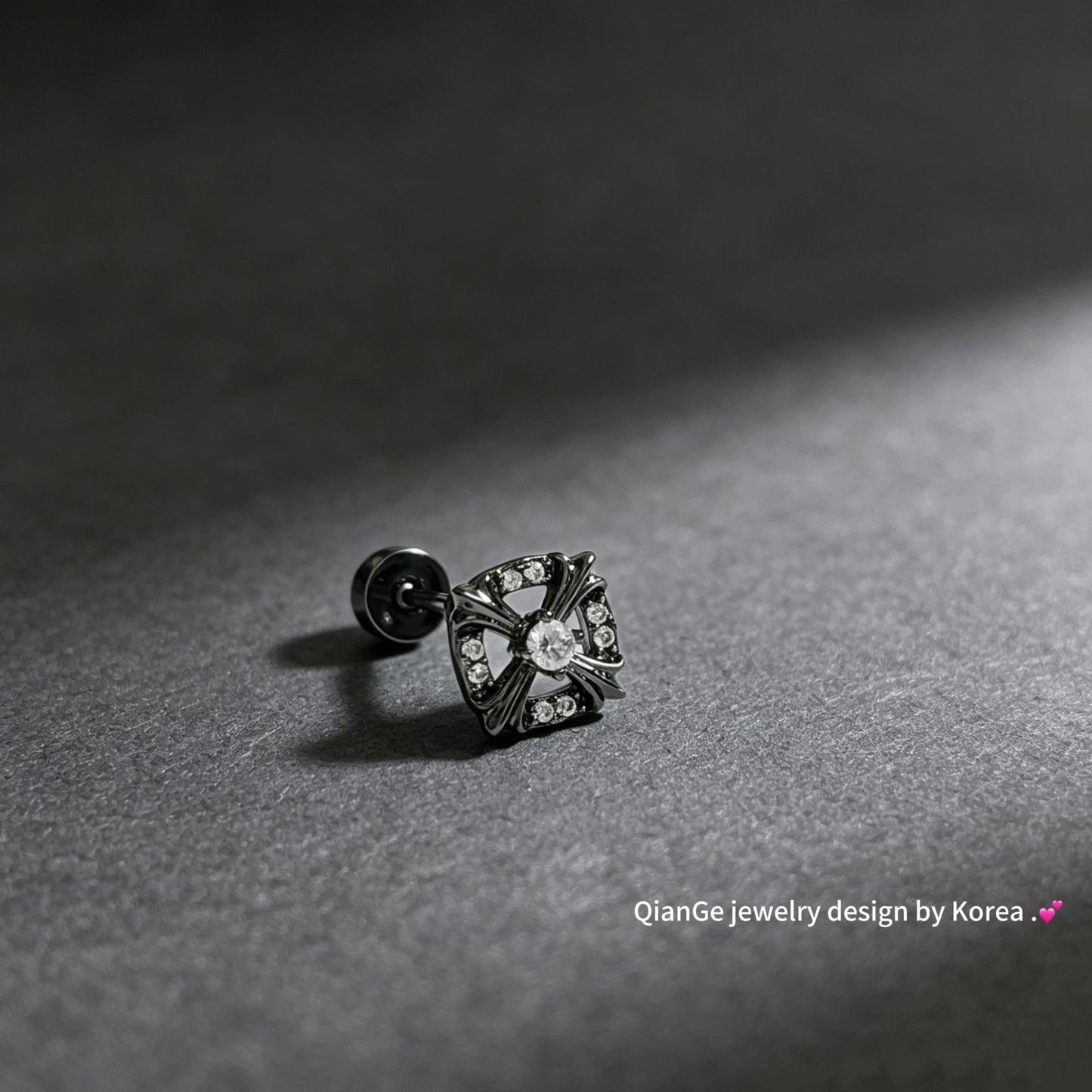Unisex Style Personalized Hip Hop Pattern Single Ear Bone Screw Stud Earrings