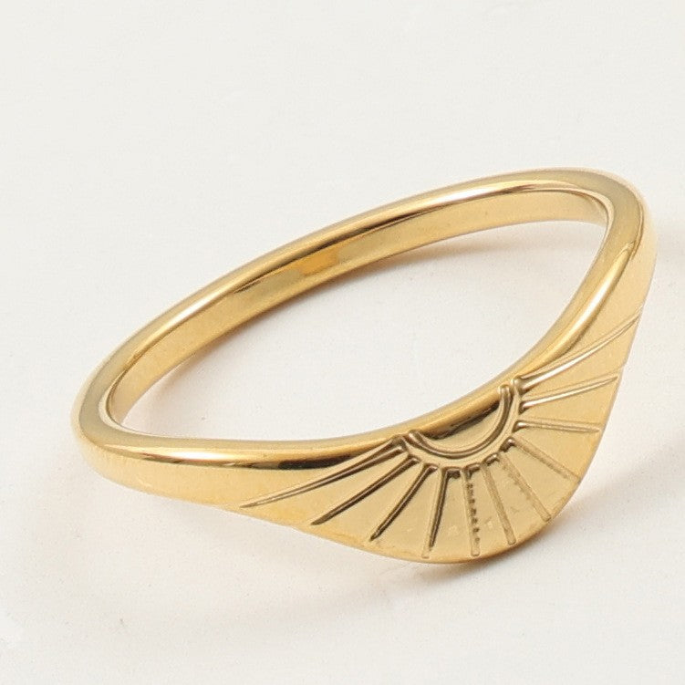 Curved Sunflower Pattern Titanium Steel Gold Rings