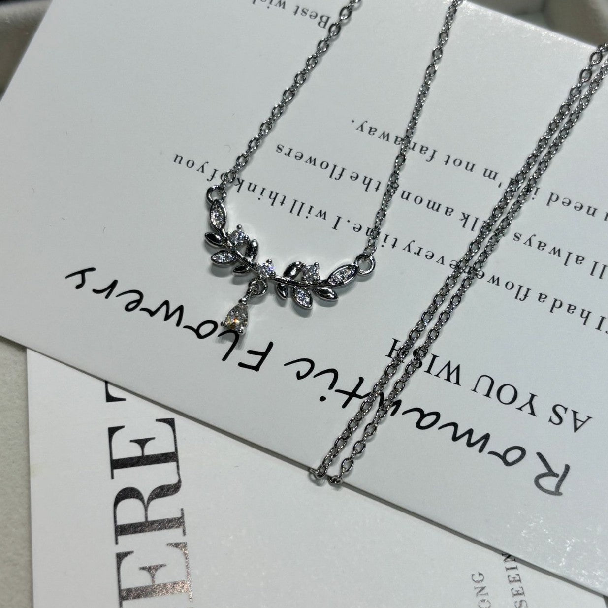 Female Light Luxury Minority High Sense Gentle Elegant Clavicle Chain Necklaces