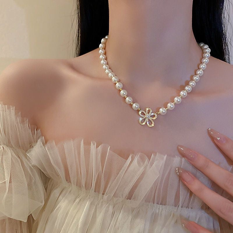 Women's French Flower Pearl Light Luxury Design Sense Necklaces