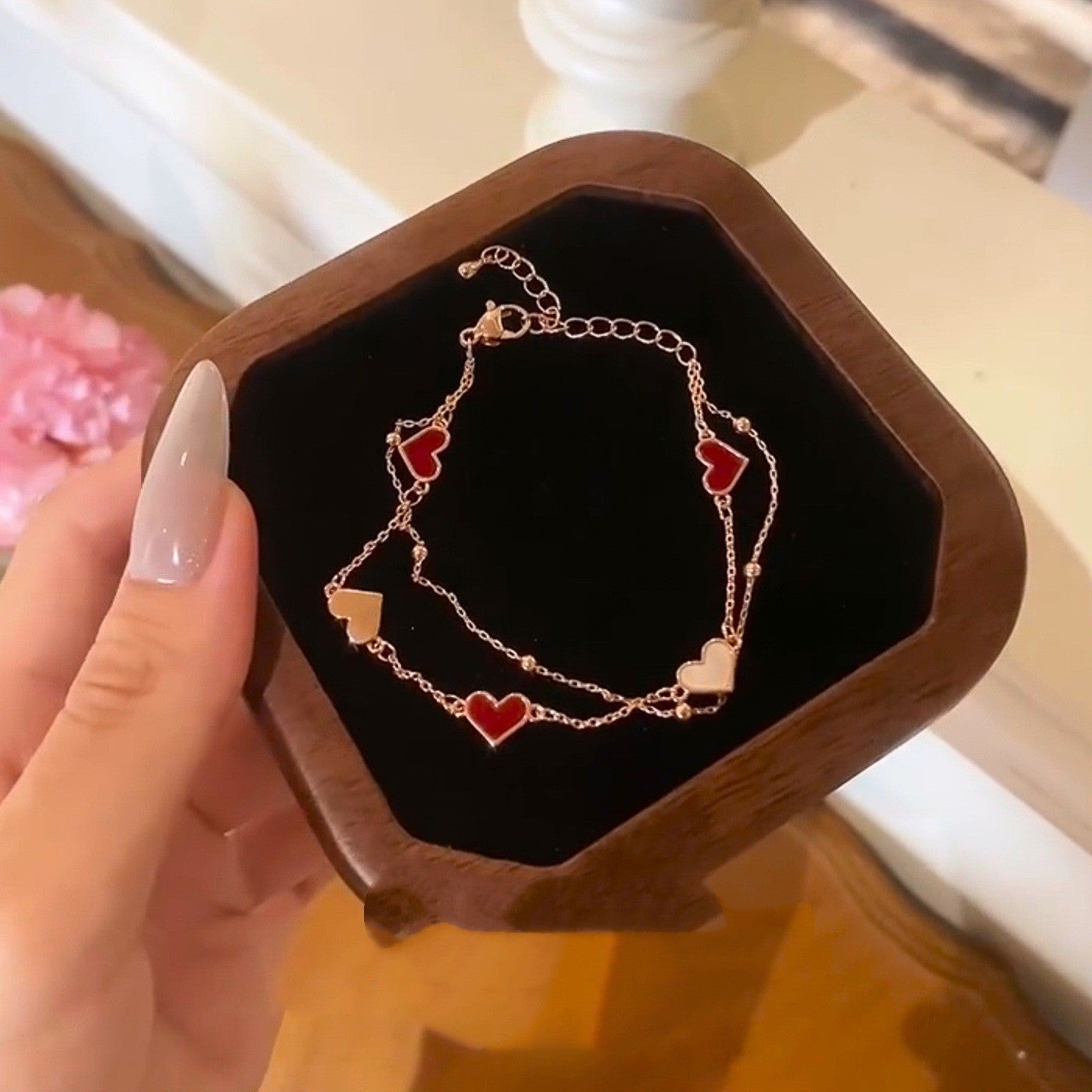 Simple Retro Temperament Red Heart Niche Bracelet