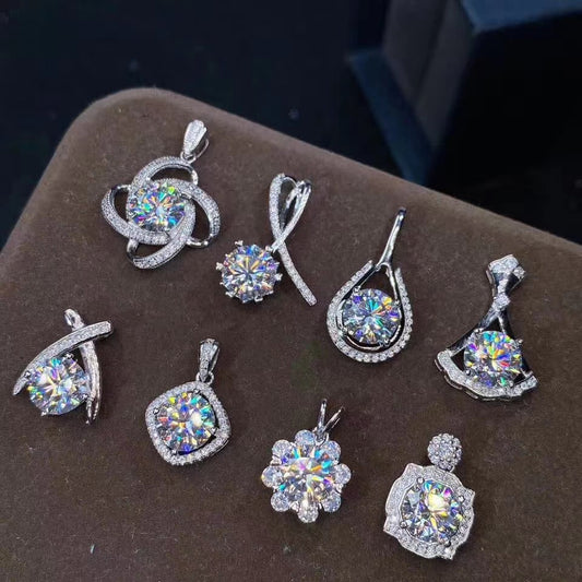 Imitation Imported Diamond Plated Eight Hearts Pendants