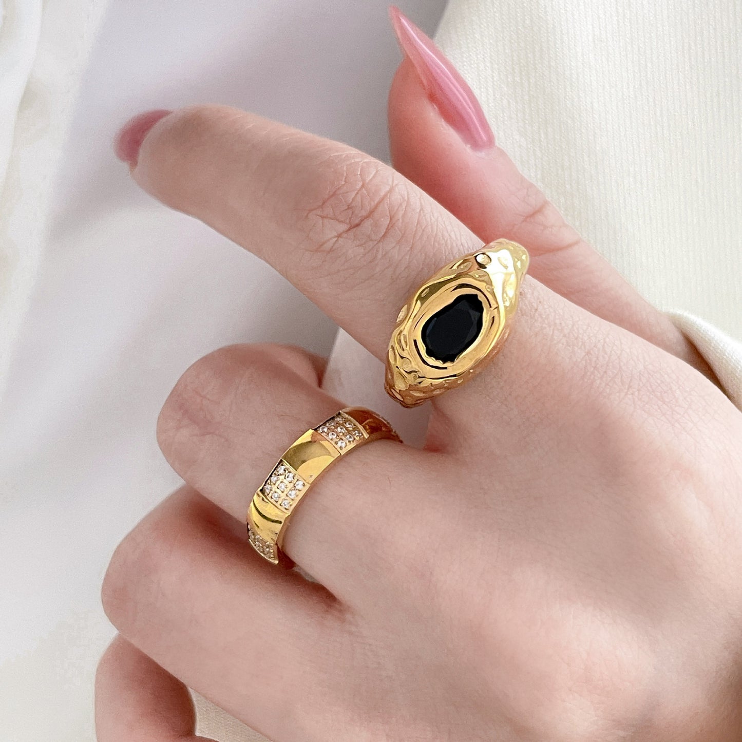 Flower Core Large Zircon Black Eye Wave Square Fine Diamond Rings