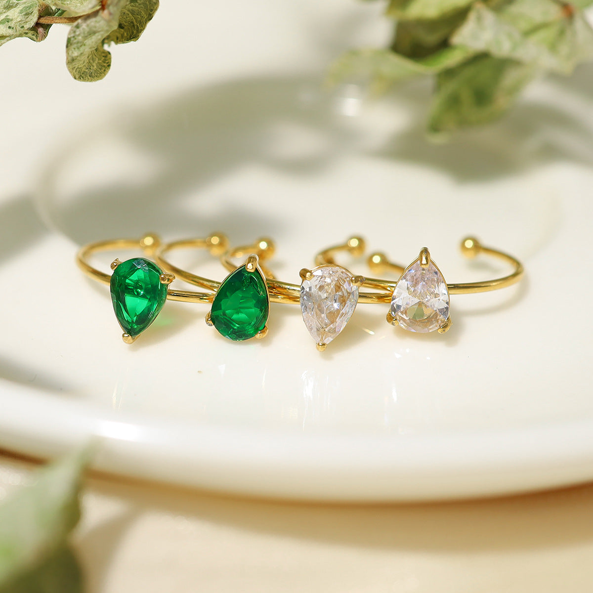 Women's Stainless Steel Inlaid Emerald Zircon Gold Rings