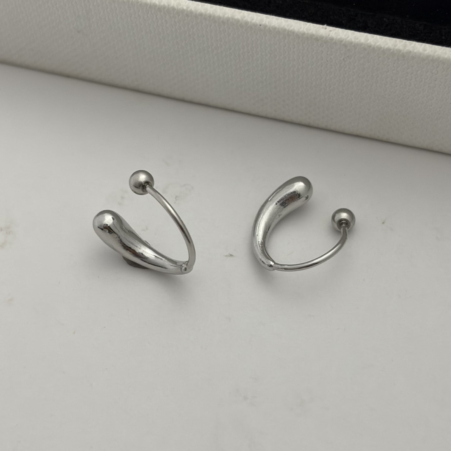 Women's Screw Tightening Buckle For Water Drop Earrings