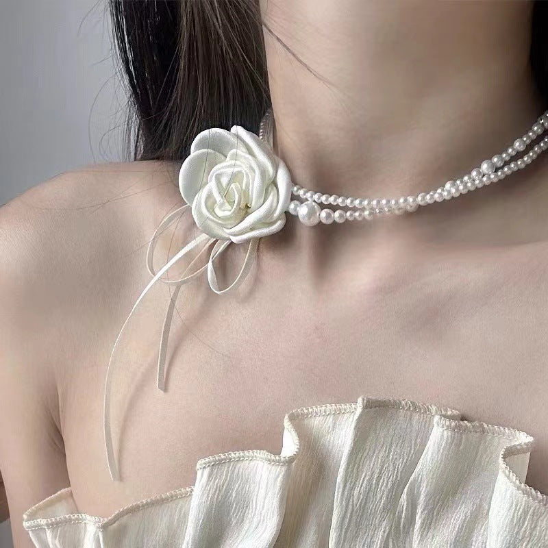 Women's Korean Style Vintage High-grade Pearl Design Clavicle Necklaces