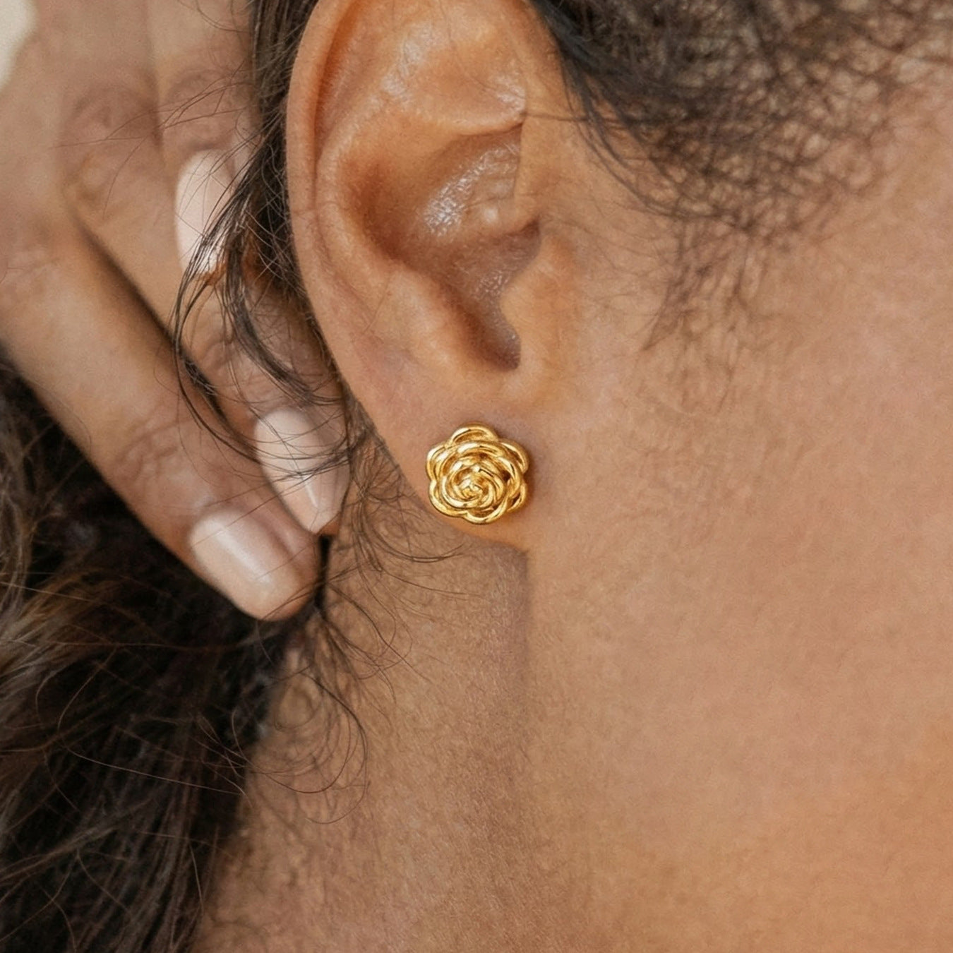 French Style Niche Flower Light Luxury Stainless Steel Gold-plated Fashion Earrings