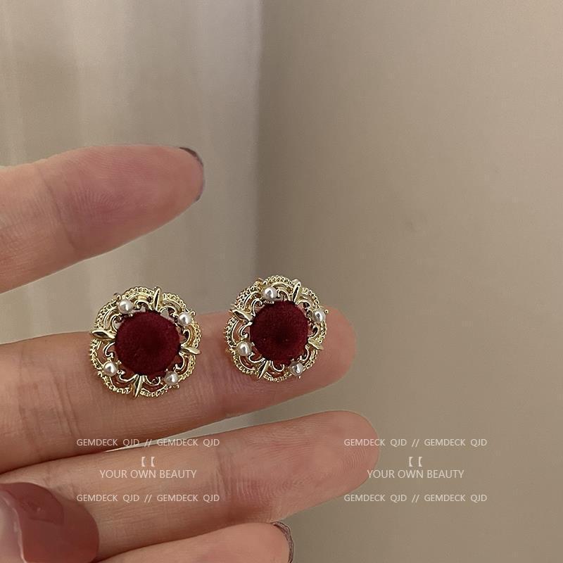 Women's Burgundy Veet Ear Clip For Design Elegant Earrings