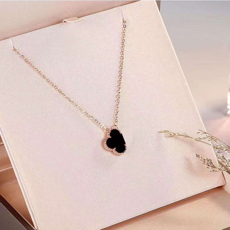 Version V Gold Clover Female Fashion Light Luxury Necklaces