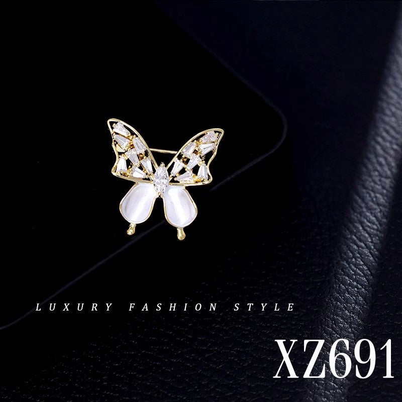 Women's Golden Carp Brooch Exquisite Corsage Luxury Brooches