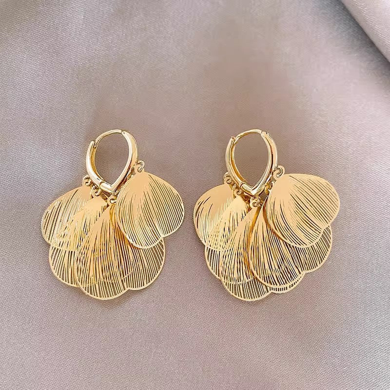Simple Clip Exaggerated Design Elegant Wild Special Interest Light Luxury Ear Buckle