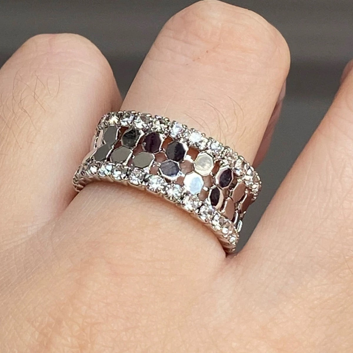 Luxury Full Diamond Broken Sier Open Female Niche Design Honeycomb Rings