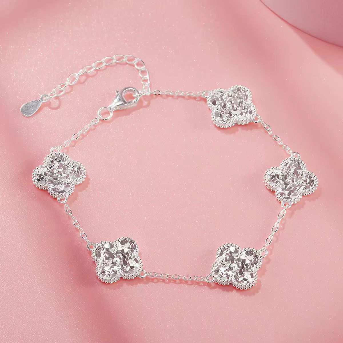 Flash Crushed Ice Pork Belly Clover Female Affordable Luxury Fashion Bracelets