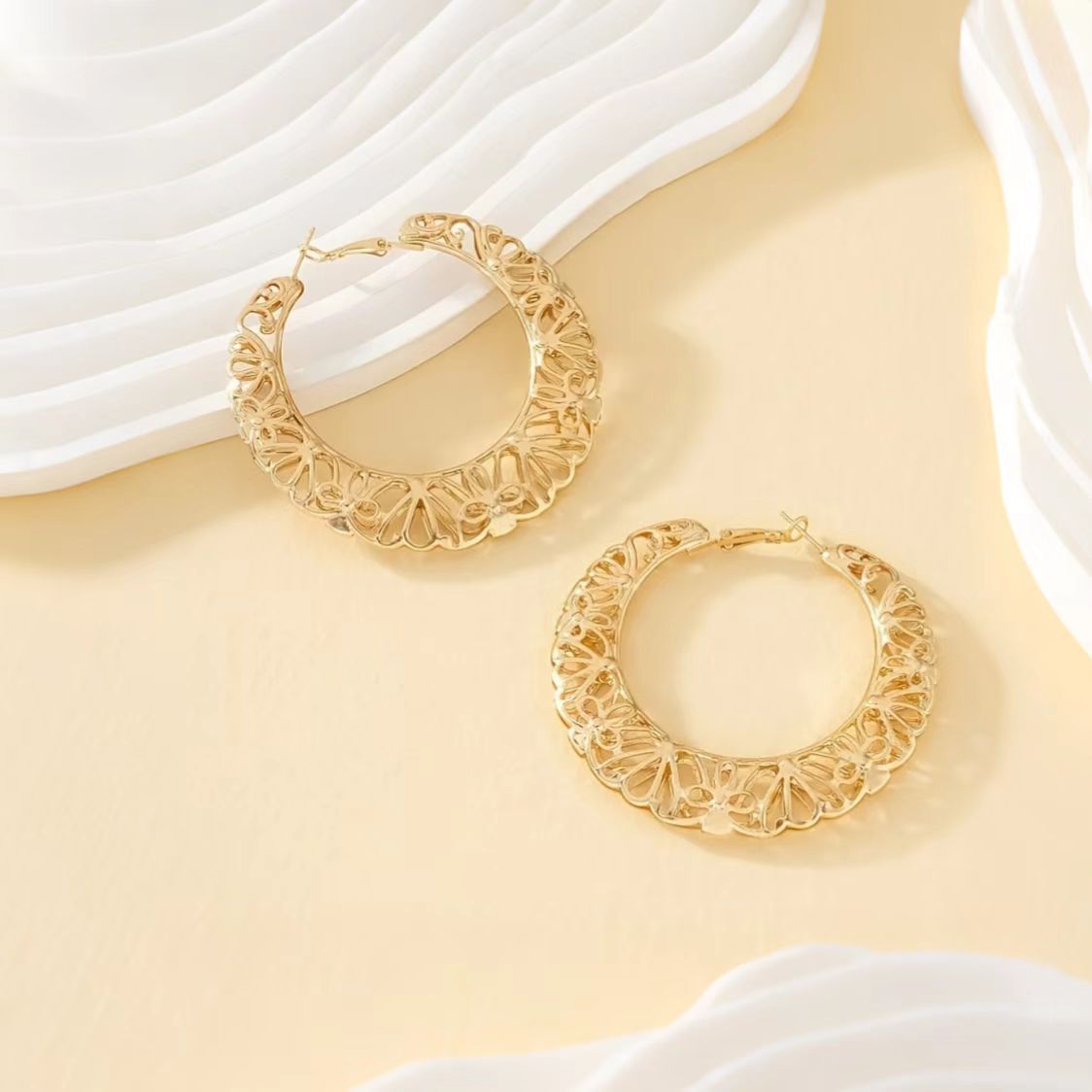 Exaggerated Metal Hollow Fashion Personality Big Earrings