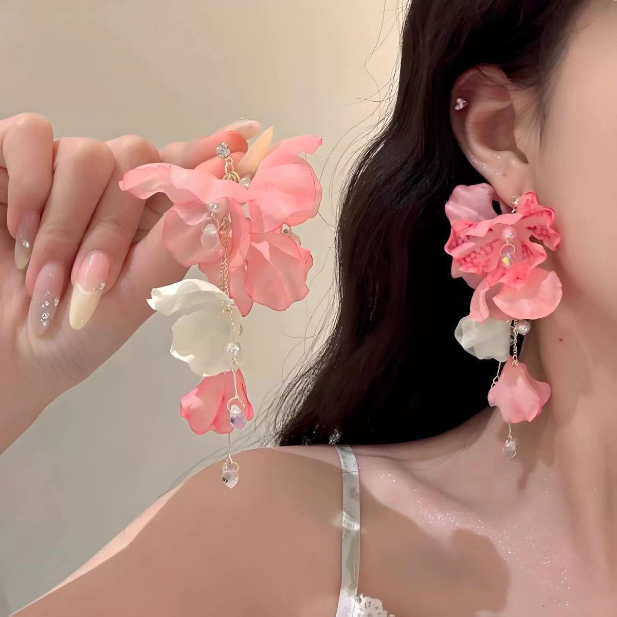 Petal Flower Vacation Tassel Ear Design Clip Advanced High-key Dignified Earrings