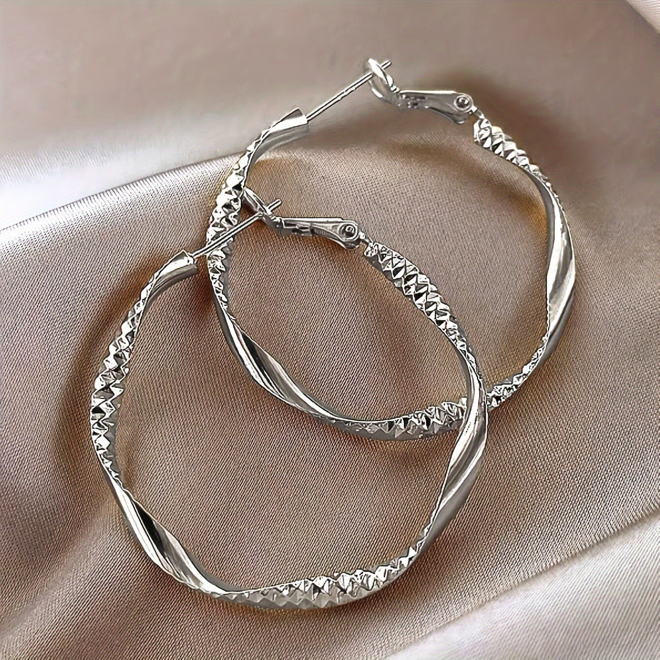 Women's Minority Advanced Design Sense Exquisite Shiny Mesh Earrings