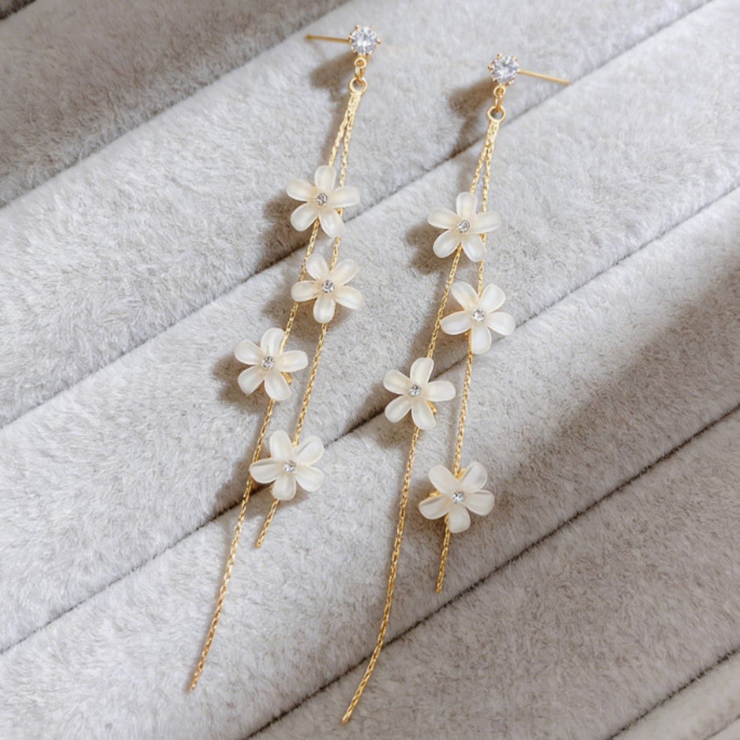 Women's Fresh Long Sweet Ice Crystal Flower Tassel High-grade Temperament Super Stud Earrings