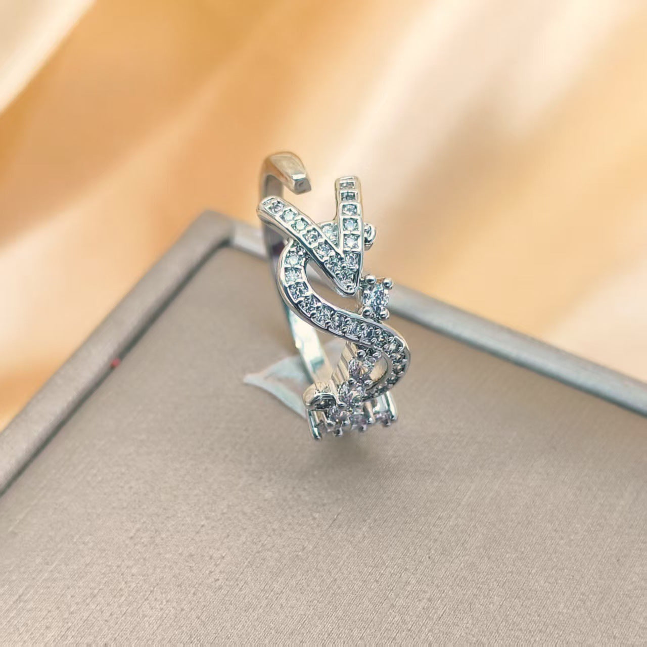 Fashion Design Sense Index Finger Temperament High Light Rings