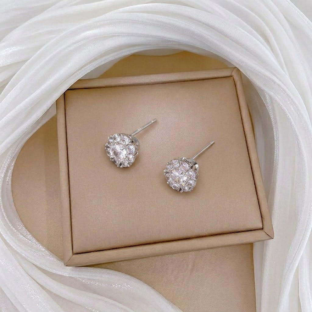 Design Rotating Bauhinia Zircon Flower Gas Clavicle Chain Necklace
