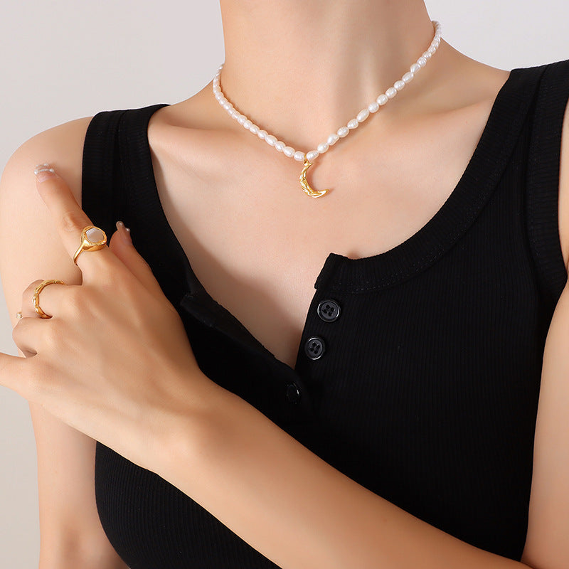 Natural Freshwater Short Pearl Titanium Steel Gold-plated Necklace