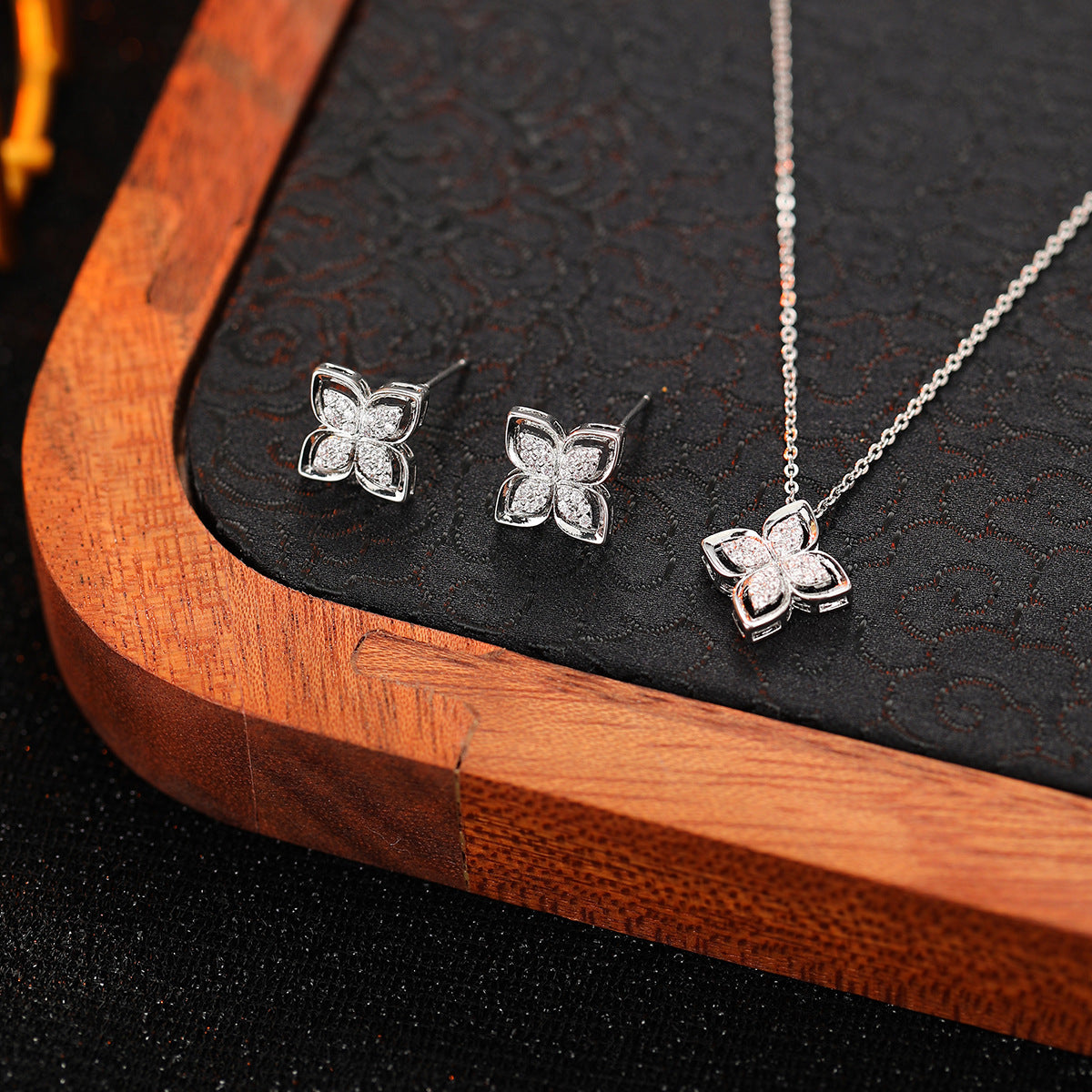 Glamorous Comfortable Two-piece Affordable Luxury Fashion Jewelry Set