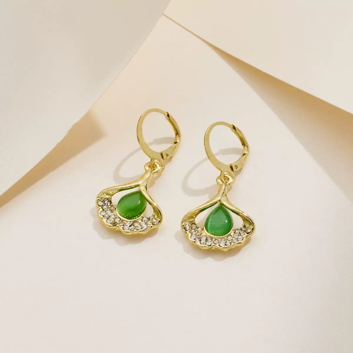 Female Temperamental Minority Design Sense Clip Light Ear Buckle