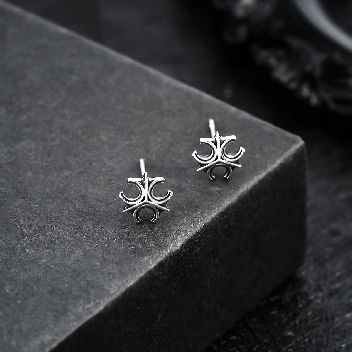 Male Niche Hip Hop Trend Female Affordable Luxury Fashion High Stud Earrings