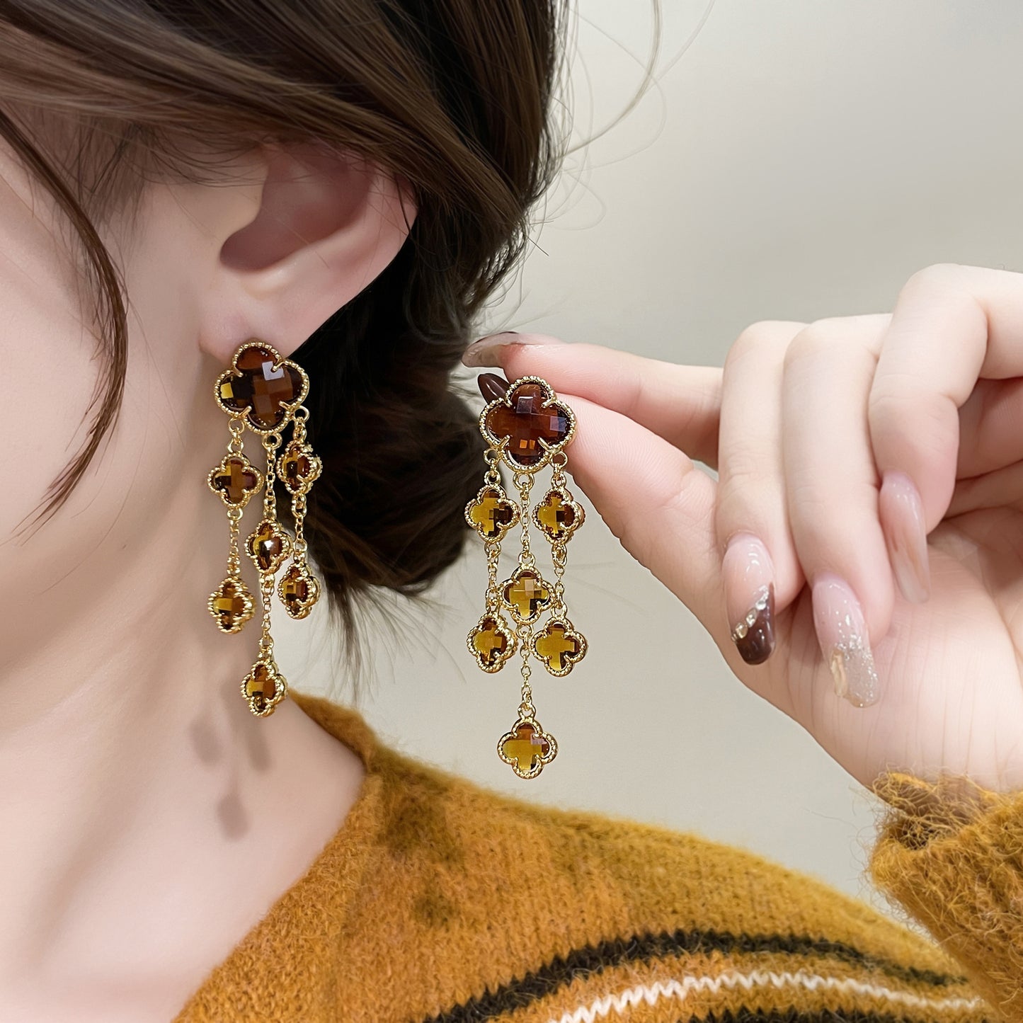 Gold Electroplated Glass Flower Tassel Retro Light Luxury Earrings