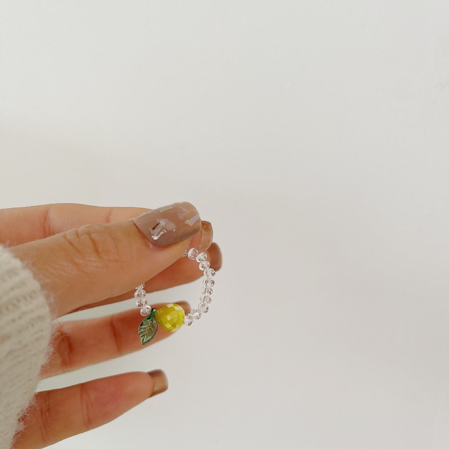 Women's Elastic Crystal Contrast Color Strawberry Cute Refreshing Bracelet