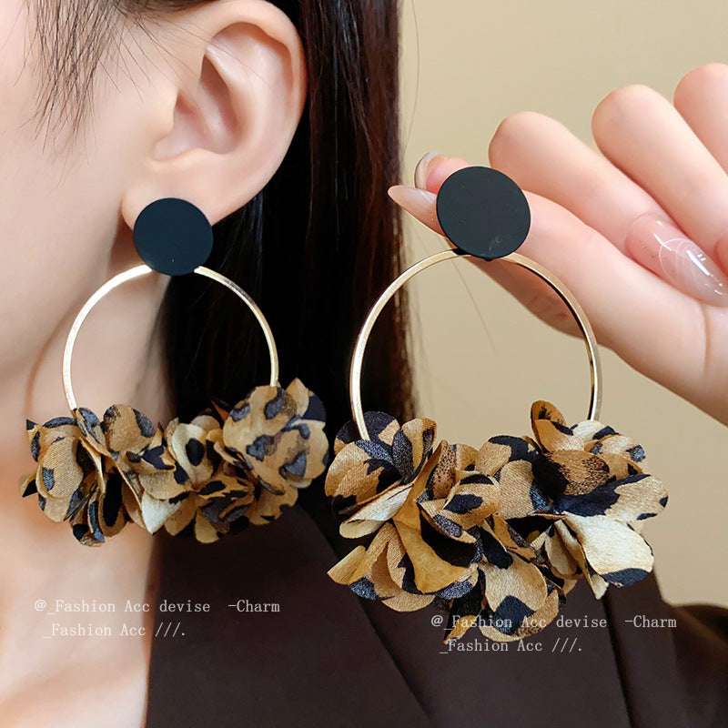 Women's Steel Needle Titanium Round Leopard Print Flower Niche Retro Earrings