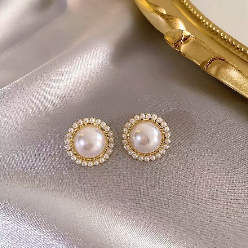 Women's Elegant Delicate Pearl Fashionable Niche Temperament Earrings