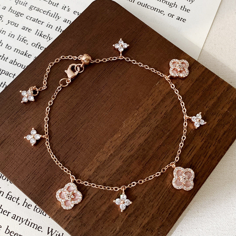 Women's Inlay Fritillary Four-leaf Flower Pull-out Light Luxury High-grade Bracelets