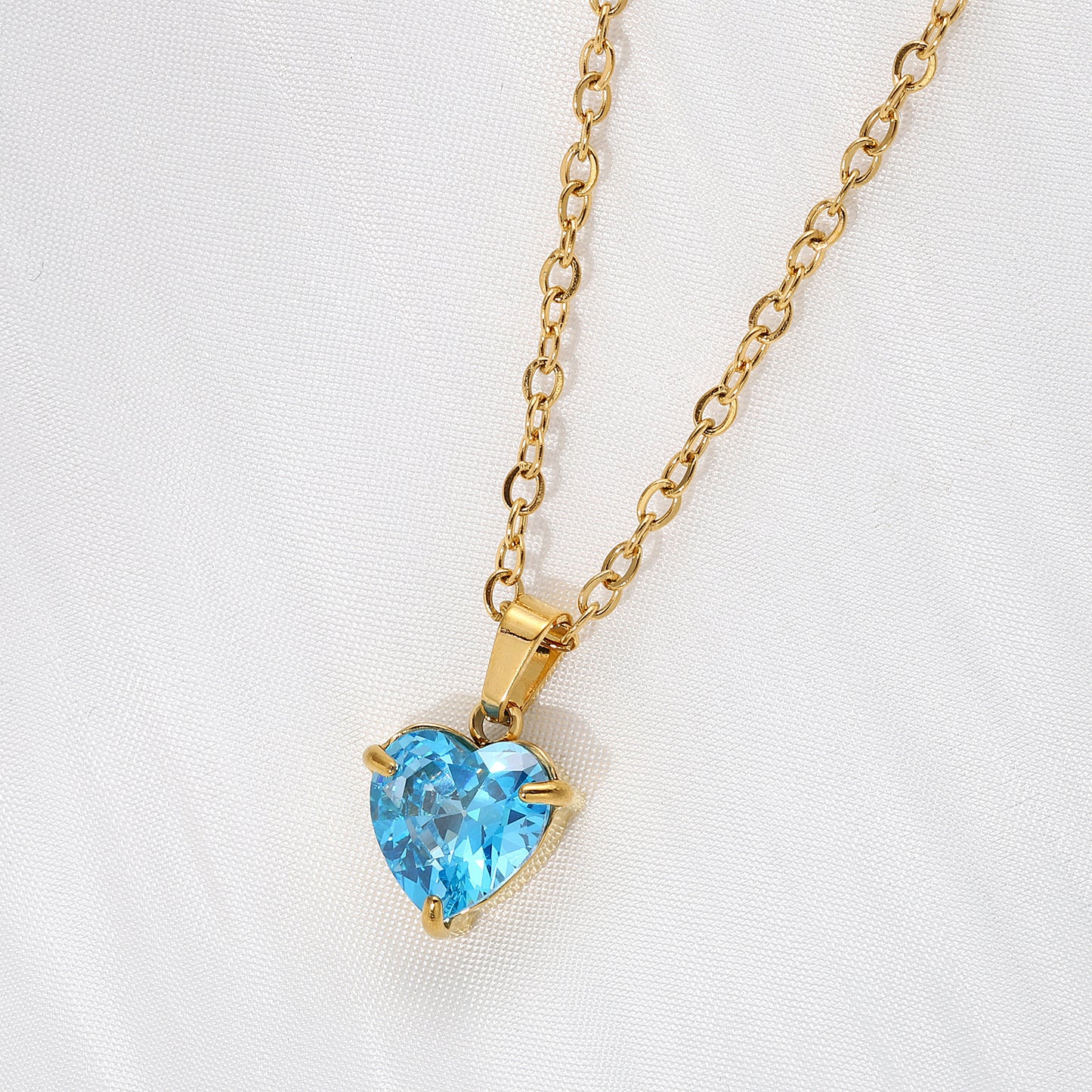 Women's Loving Heart Zircon Simple Heart-shaped Stainless Steel Clavicle Necklaces