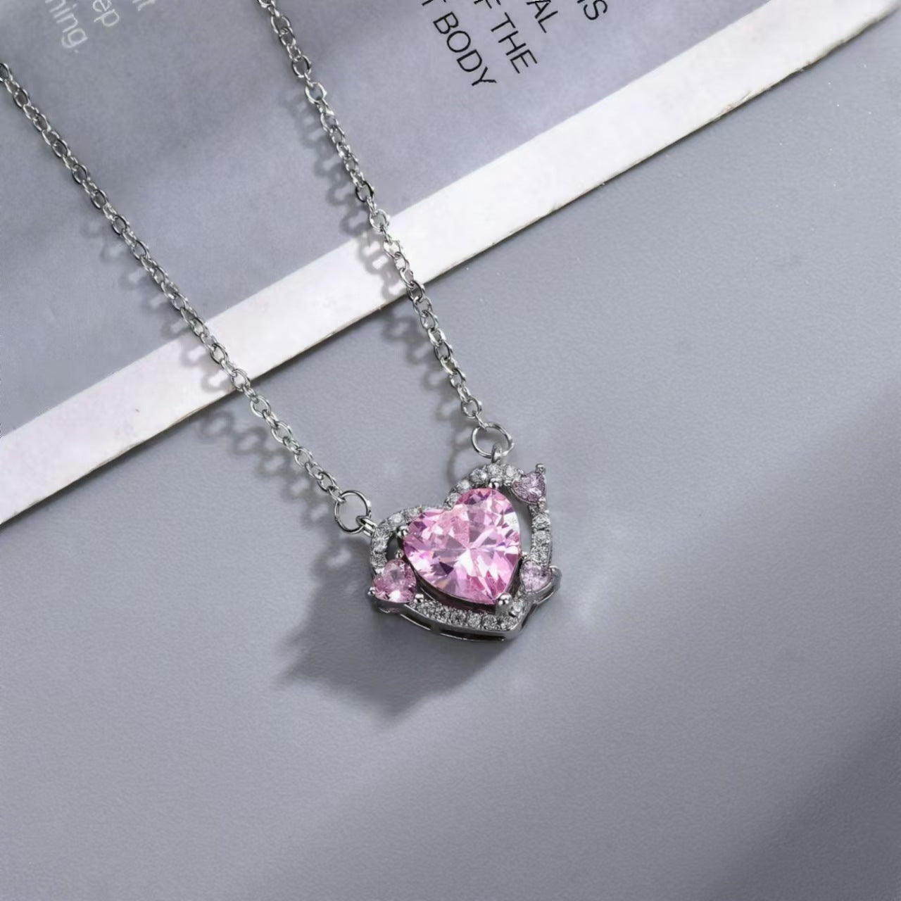 Light Luxury High Sense King Glory Maid Coffee Section Necklace
