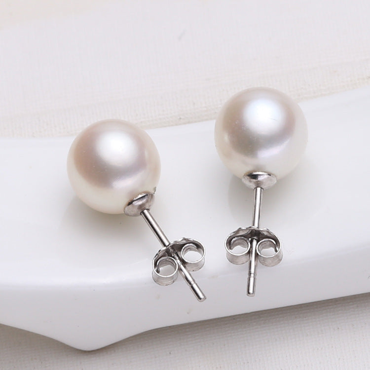 Women's Simple Pearl Korean Shell Pearls Fashion Stud Earrings