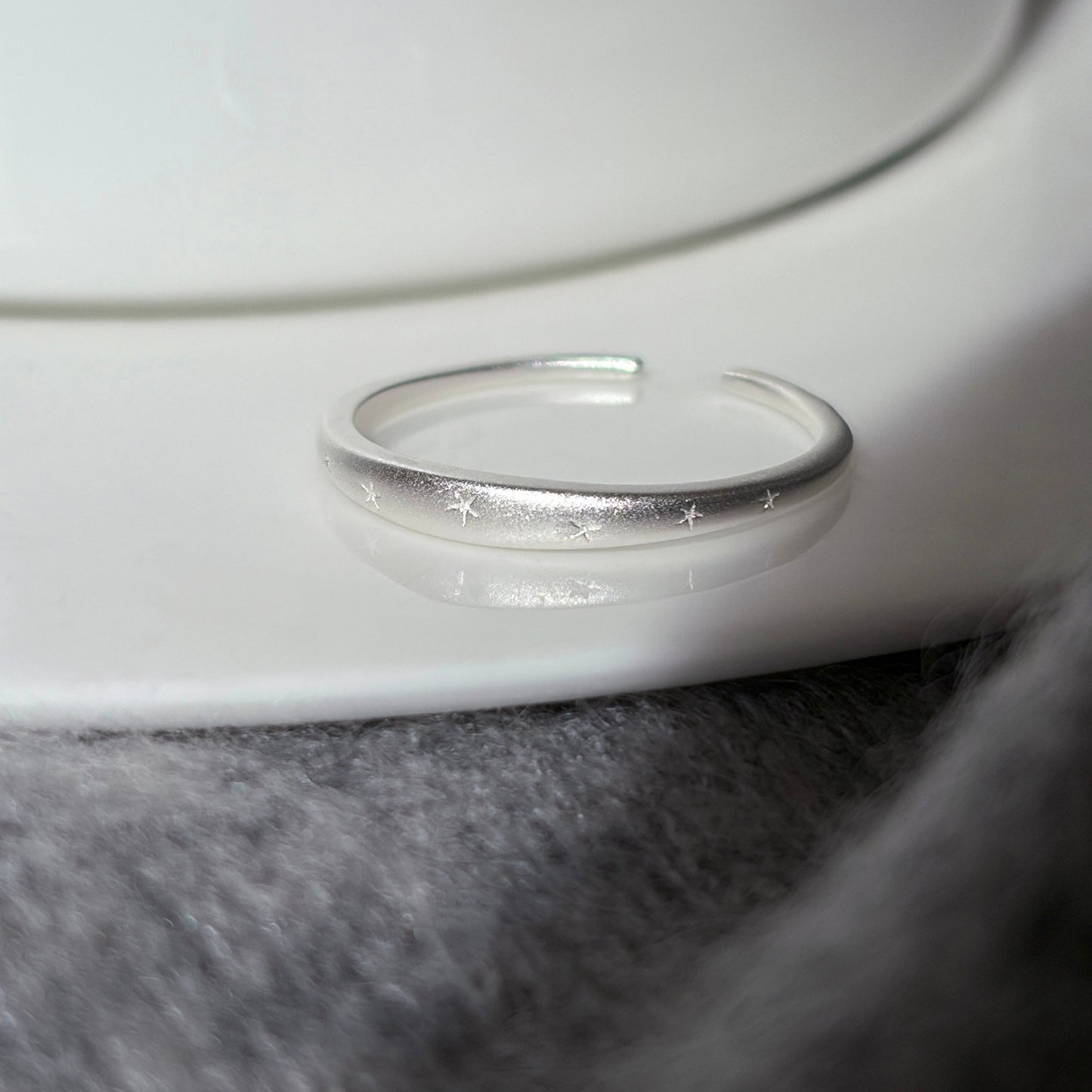 Frosted Shining Exquisite Twin Style Design Ring