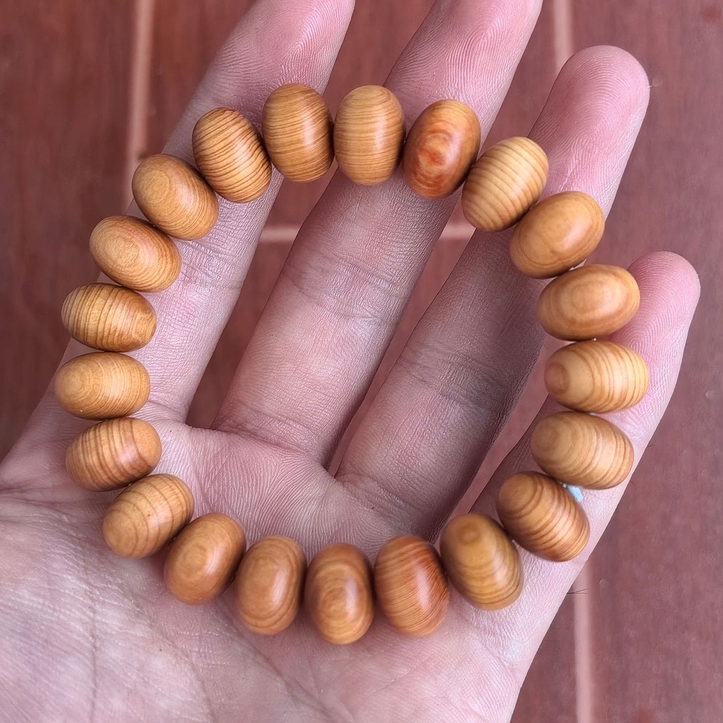 Thuja Single Horizontal Pattern Transparent Beads Bracelet