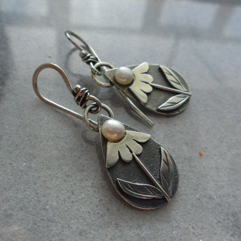Women's Water Drop Three-dimensional Lace Leaves Metal Alloy Vintage Earrings