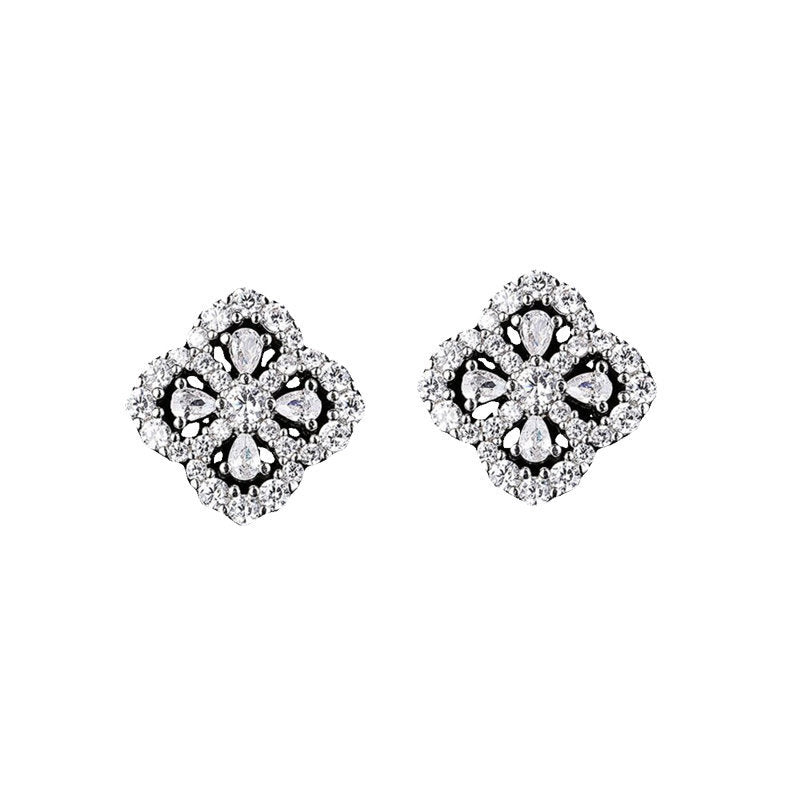 Women's Sier-plated Simple Mori Style Four-leaf Flower Ear Bracelet