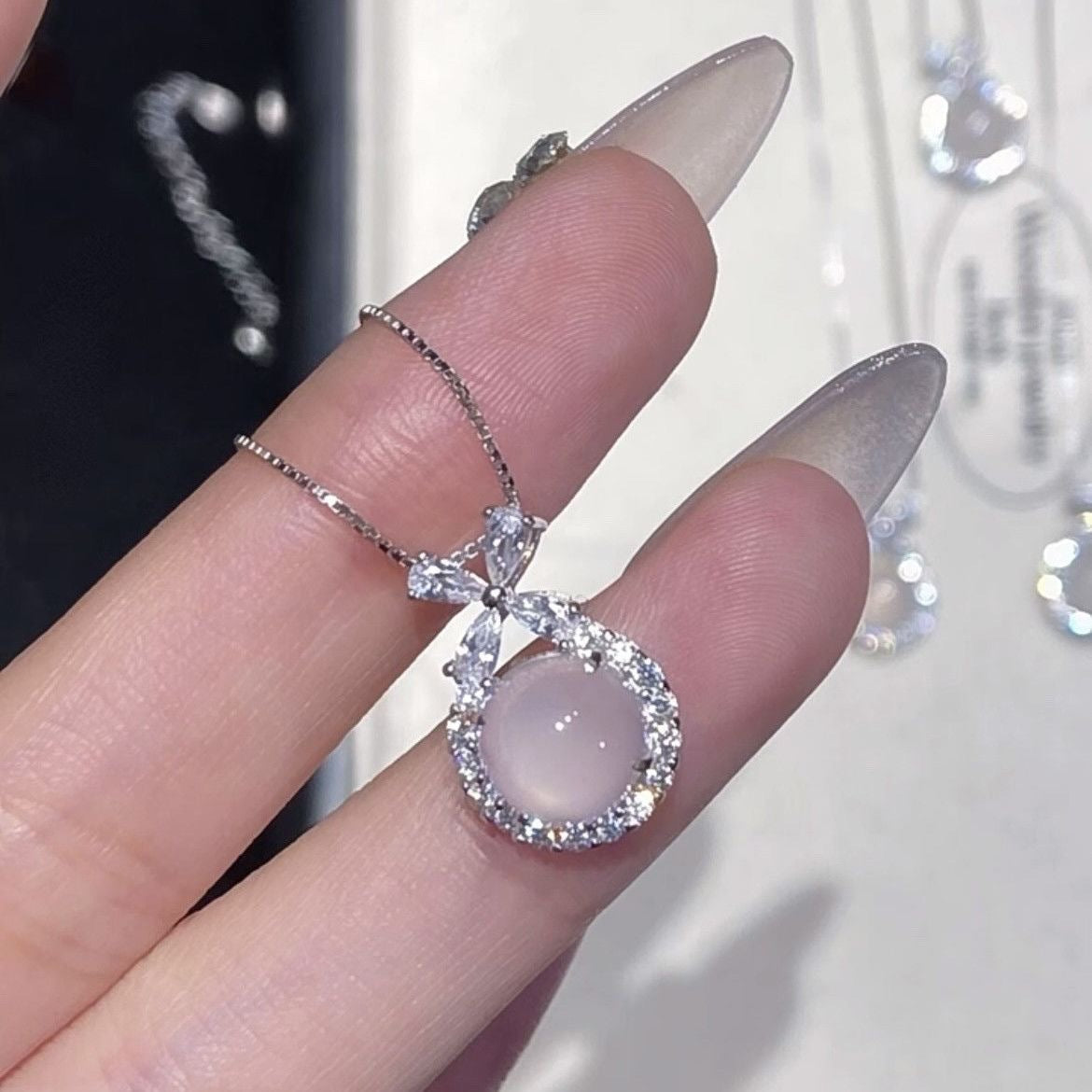 White Chalcedony Princess Escape Zircon Female Bow Feeling Fashion Necklace